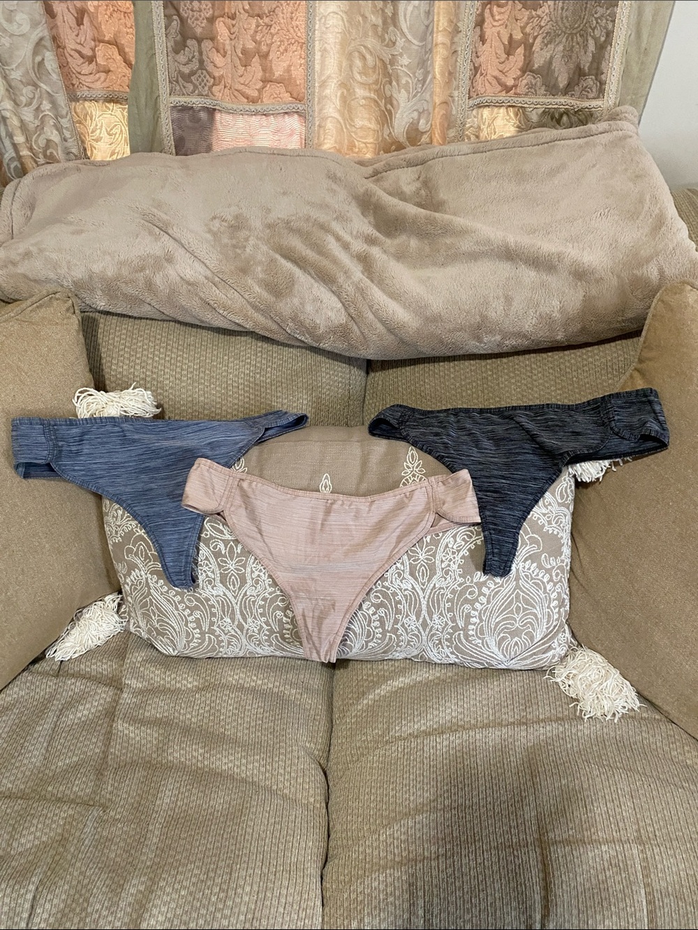 🩶🤍🖤EUC Victoria’s Secret Thong Panty - 3-Pack (Grey, Black & Beige) - Picture 8 of 9